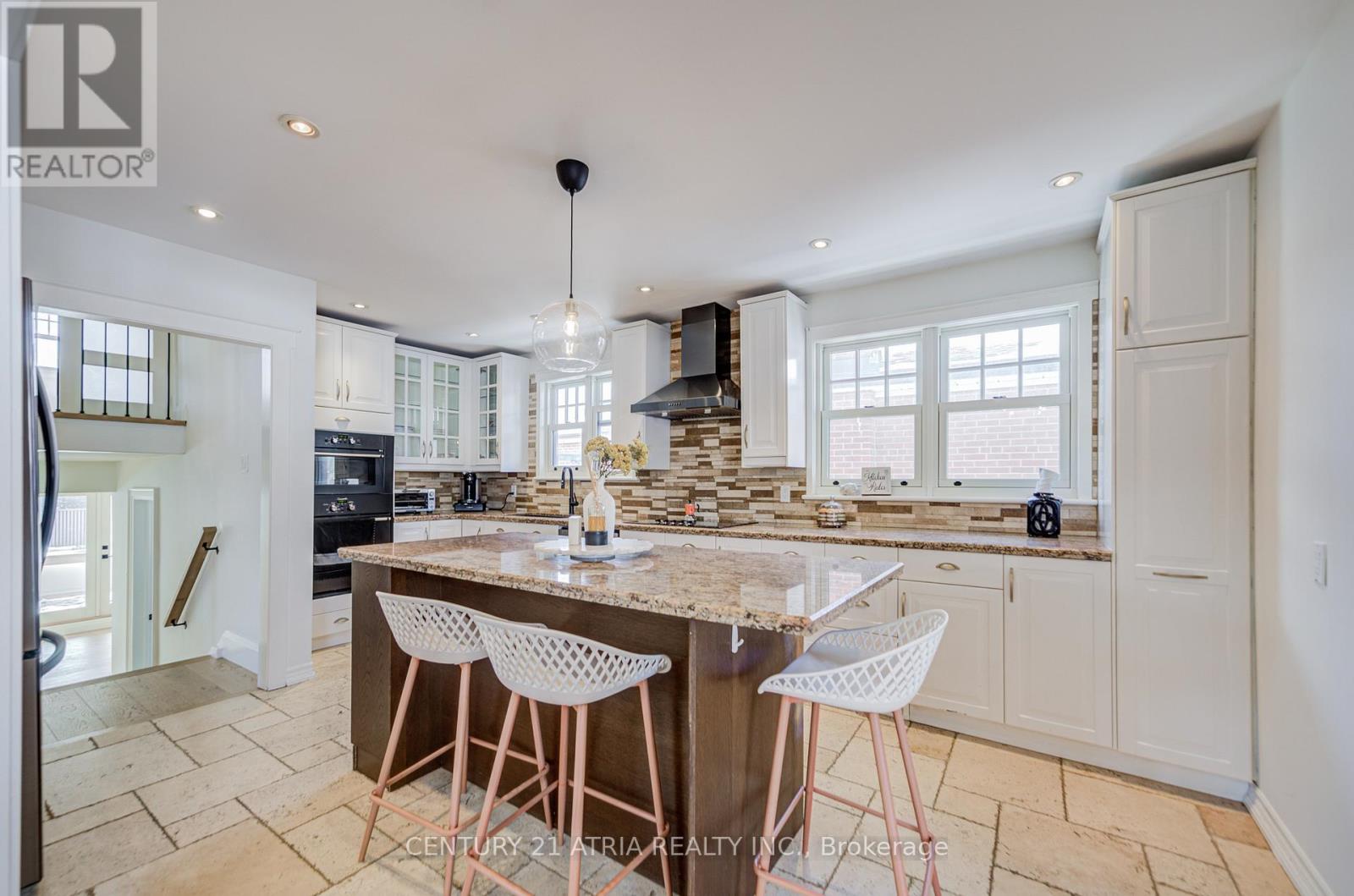 23 Ladbrooke Road, Toronto, Ontario  M3R 2A7 - Photo 13 - W12826996