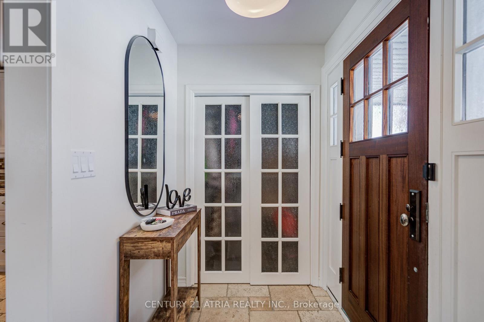 23 Ladbrooke Road, Toronto, Ontario  M3R 2A7 - Photo 4 - W12826996