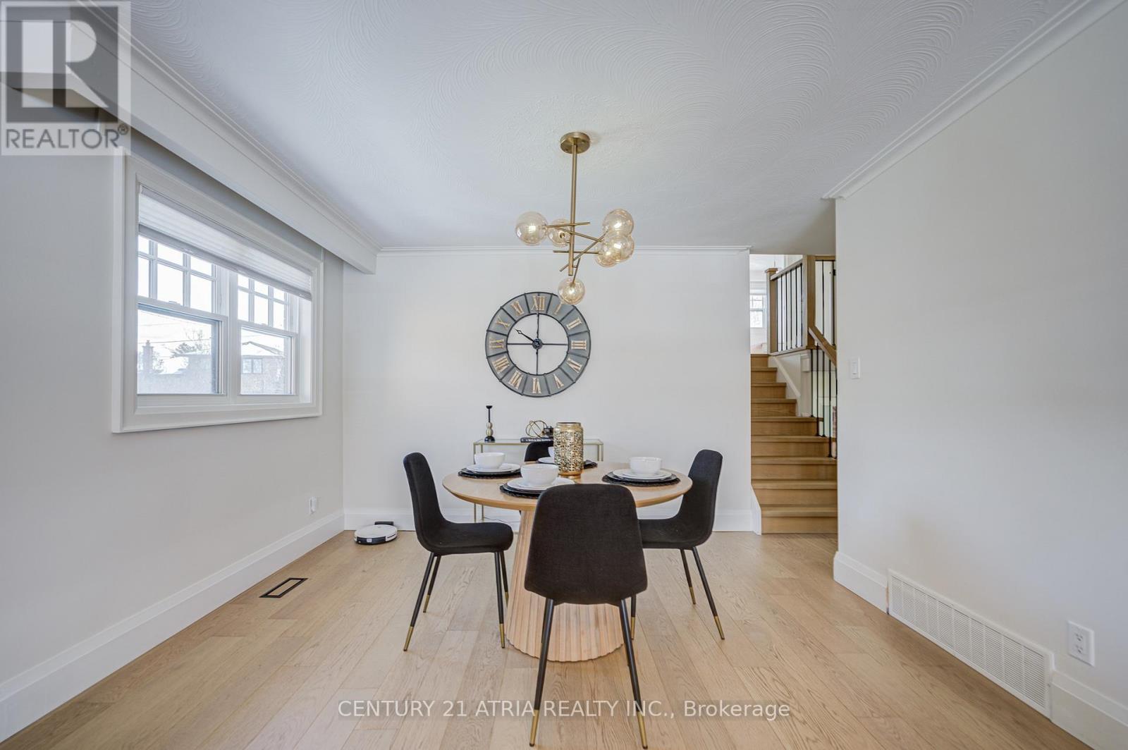 23 Ladbrooke Road, Toronto, Ontario  M3R 2A7 - Photo 8 - W12826996