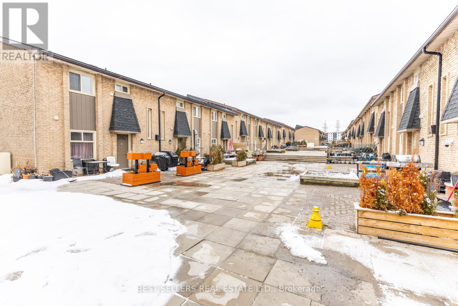 48 - 28 Rexdale Boulevard, Toronto, Ontario  M9W 5Z3 - Photo 3 - W12827010