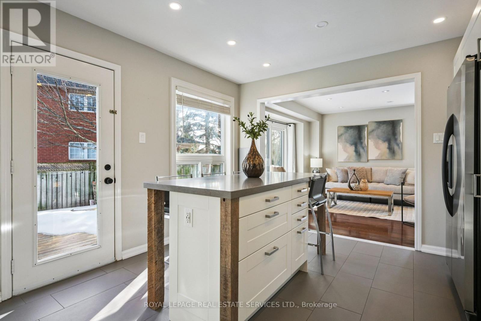 2414 Proudfoot Trail, Oakville, Ontario  L6M 3Y1 - Photo 18 - W12827014