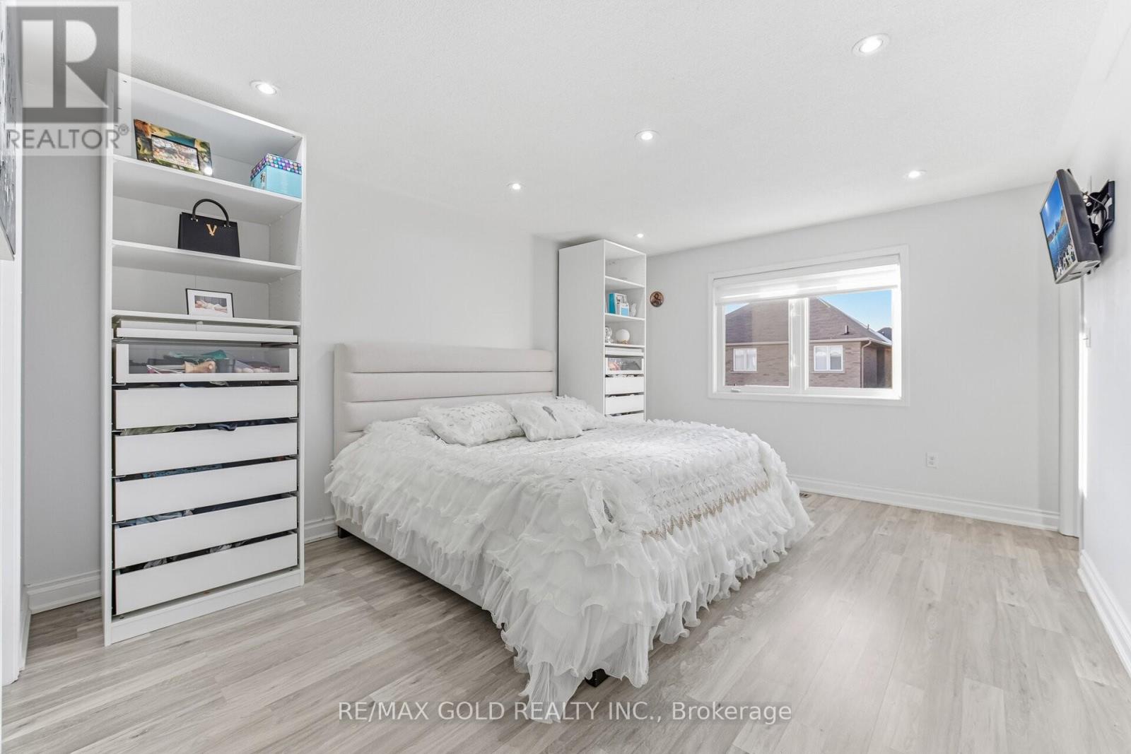 32 Toddville Road, Brampton, Ontario  L6P 3A3 - Photo 10 - W12827018