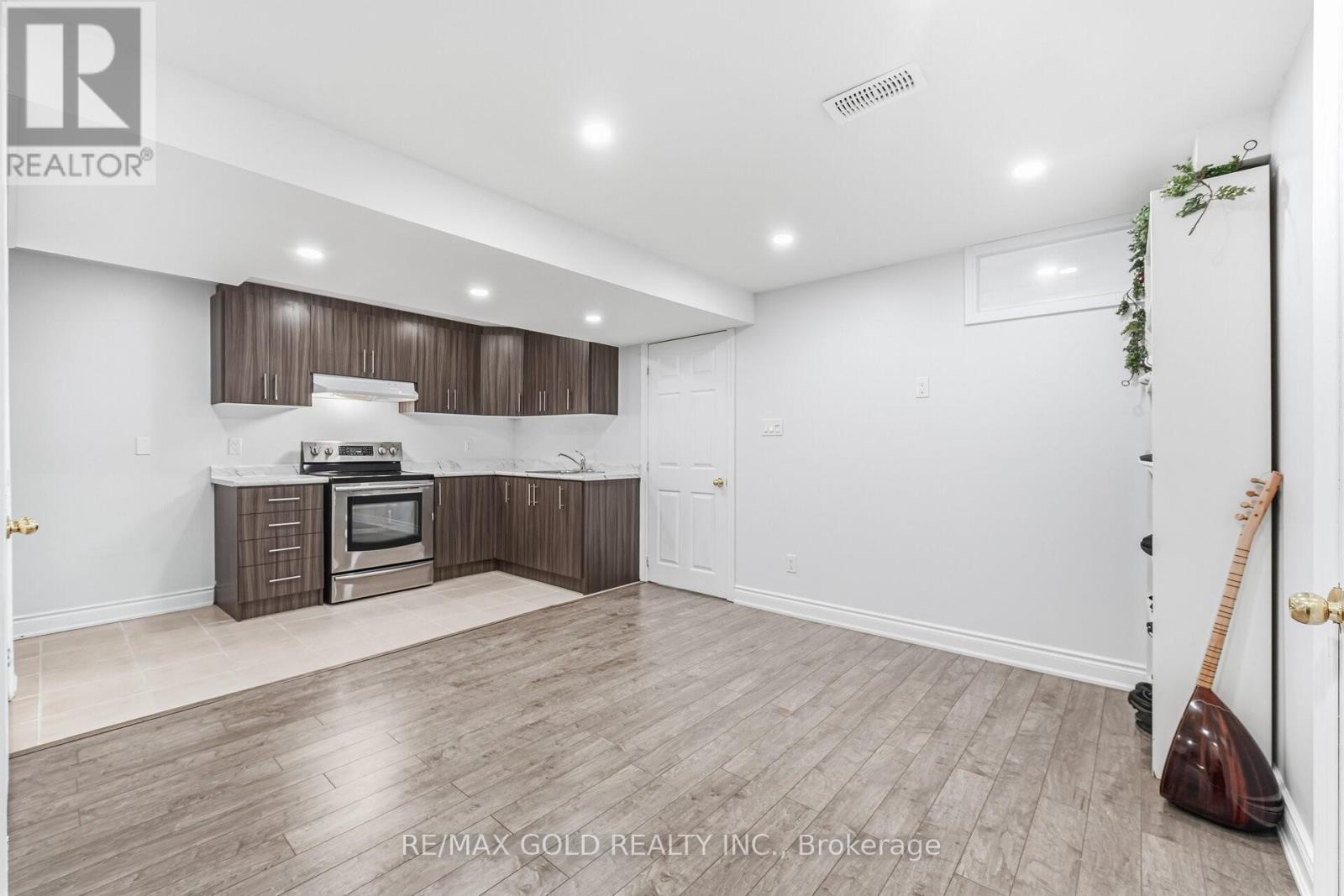 32 Toddville Road, Brampton, Ontario  L6P 3A3 - Photo 17 - W12827018