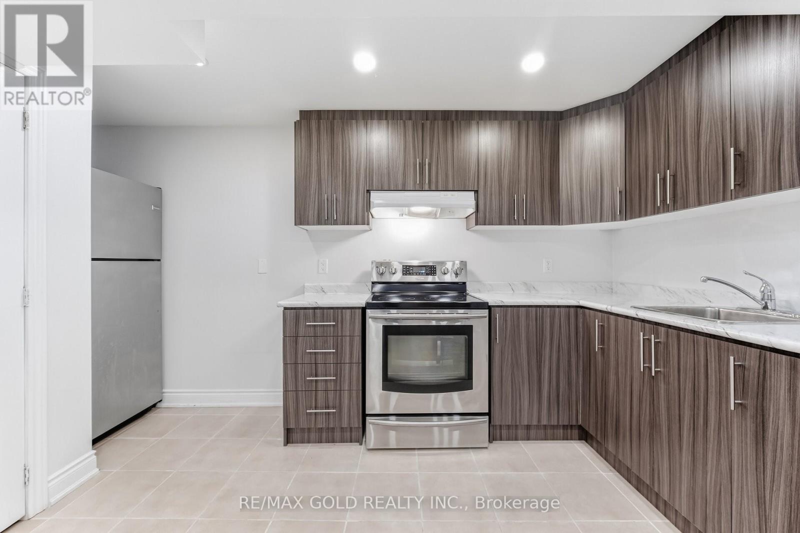 32 Toddville Road, Brampton, Ontario  L6P 3A3 - Photo 19 - W12827018