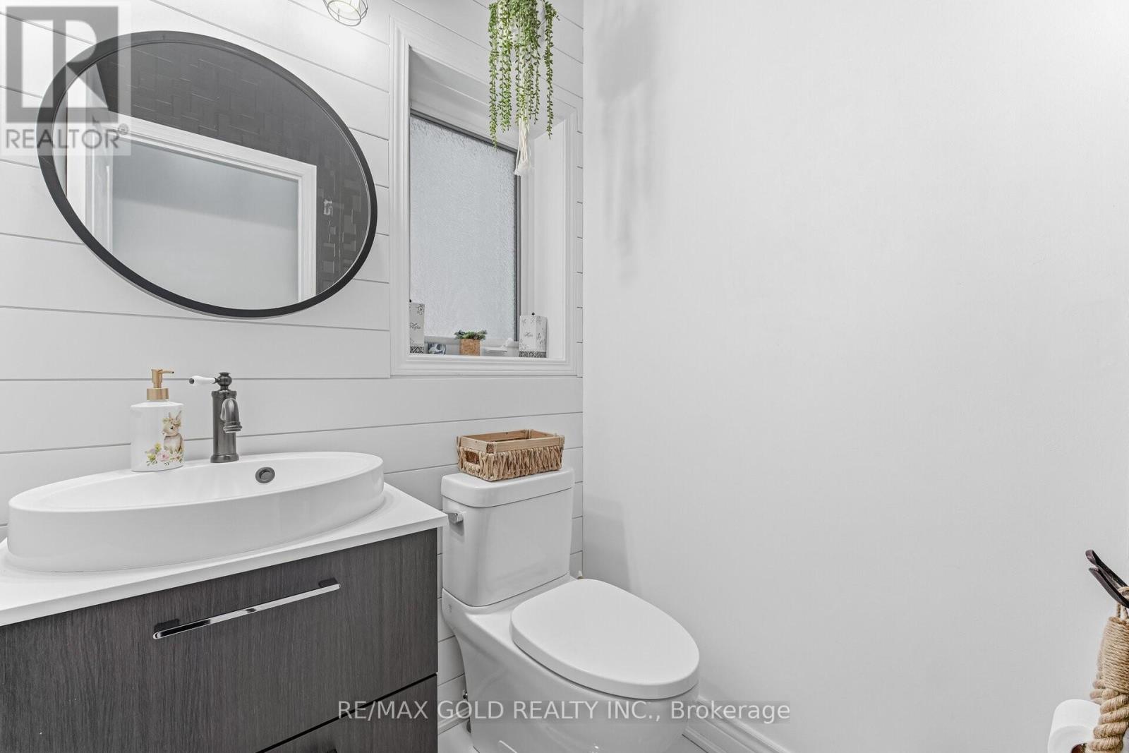 32 Toddville Road, Brampton, Ontario  L6P 3A3 - Photo 7 - W12827018