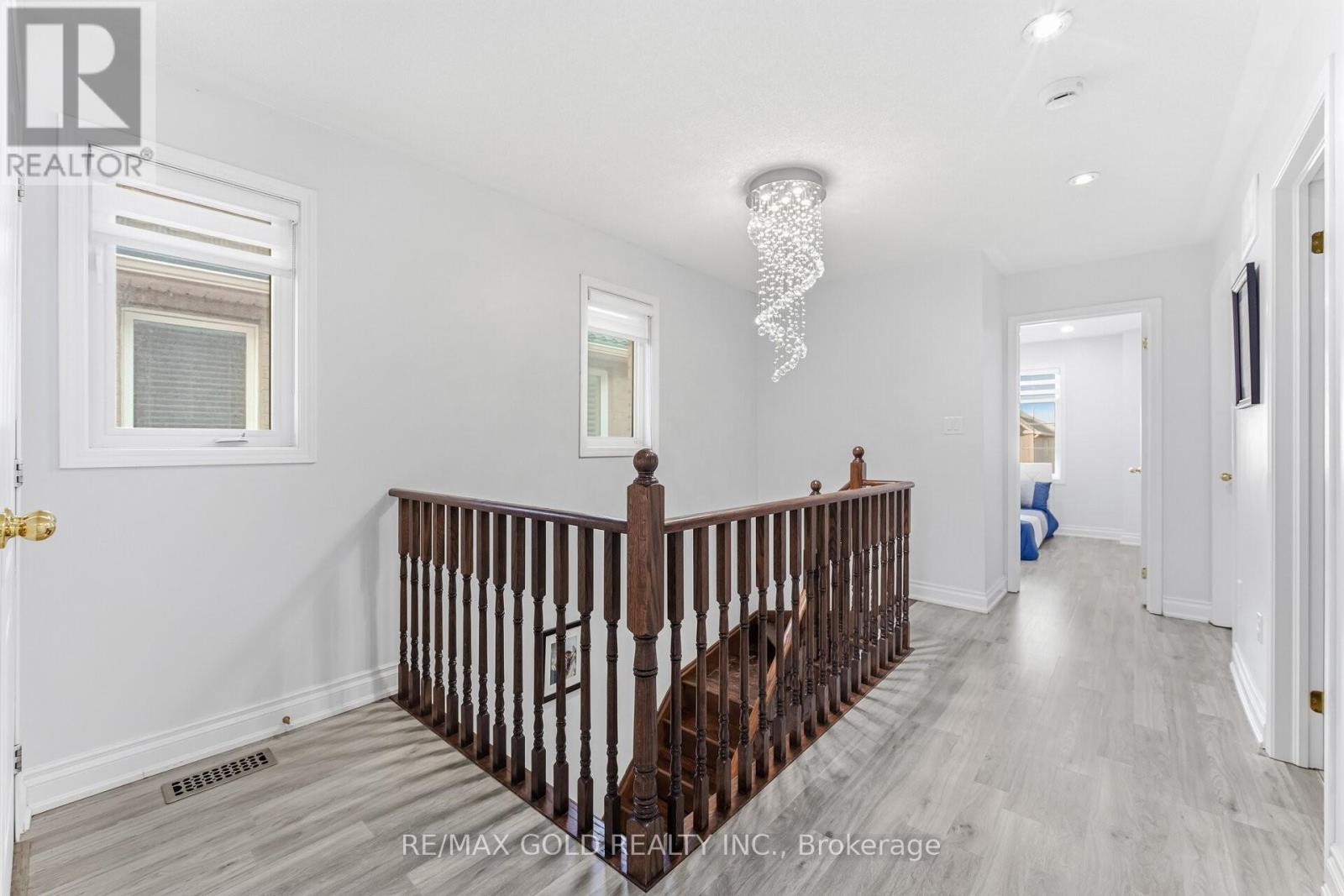 32 Toddville Road, Brampton, Ontario  L6P 3A3 - Photo 9 - W12827018