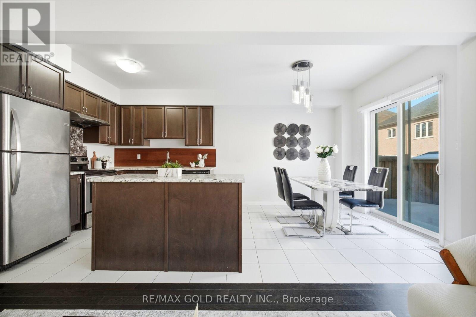 15 Hines Street, Brampton, Ontario  L7A 4X4 - Photo 15 - W12827032