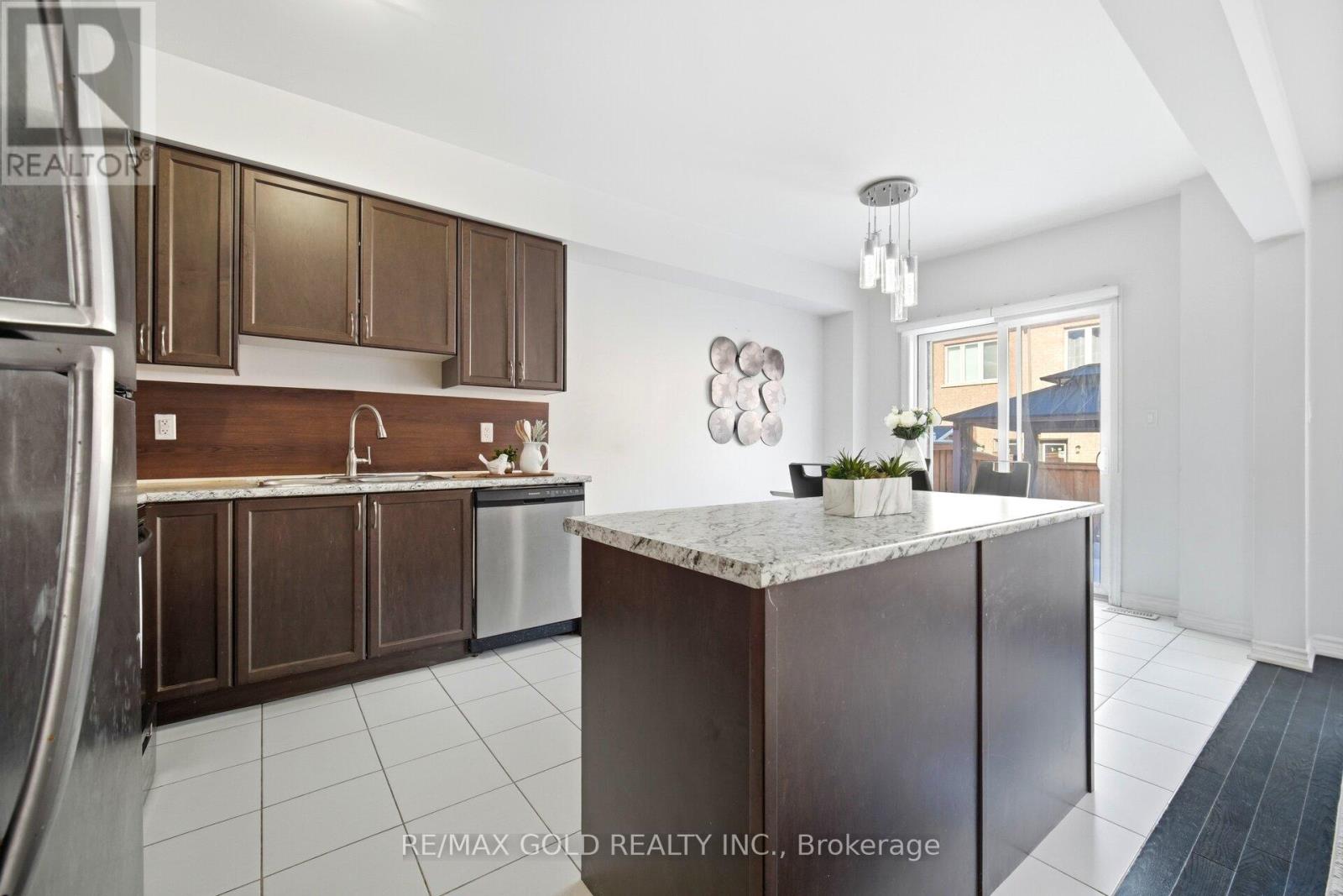 15 Hines Street, Brampton, Ontario  L7A 4X4 - Photo 16 - W12827032