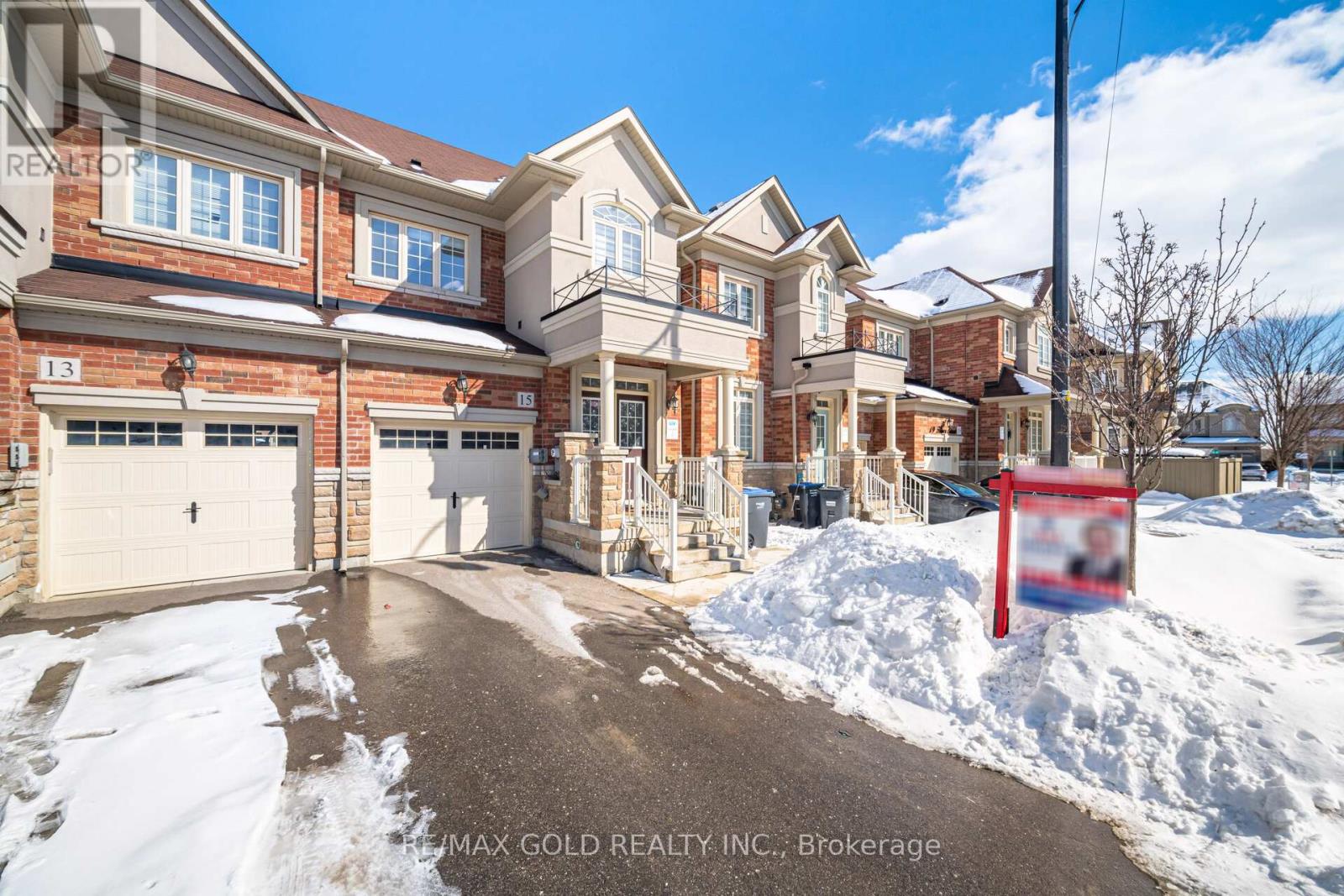 15 Hines Street, Brampton, Ontario  L7A 4X4 - Photo 4 - W12827032