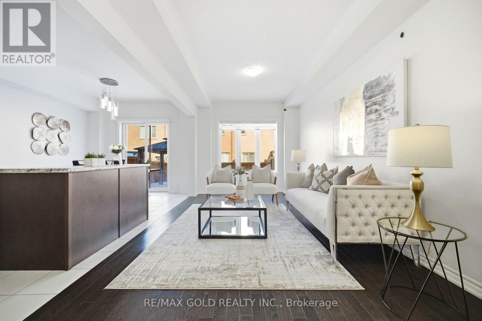 15 Hines Street, Brampton, Ontario  L7A 4X4 - Photo 8 - W12827032