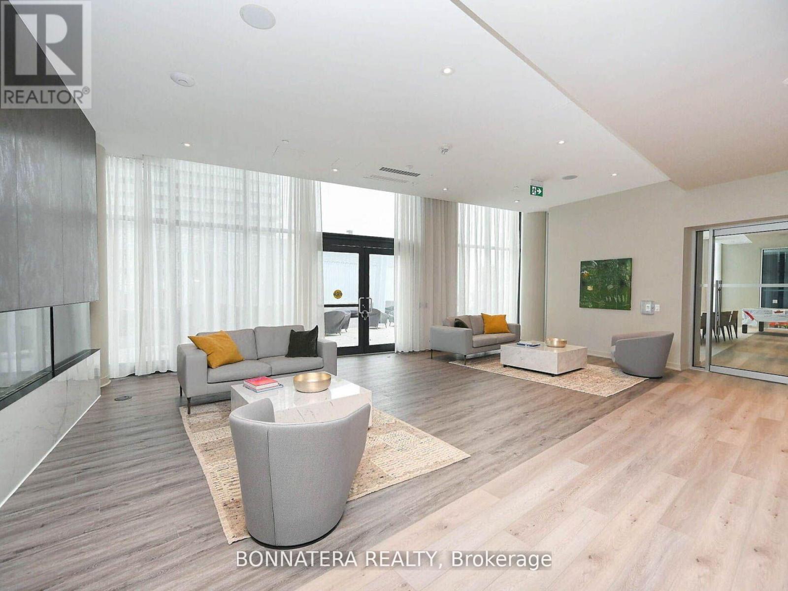 606 - 3900 Confederation Parkway, Mississauga, Ontario  L5B 0M3 - Photo 16 - W12827070