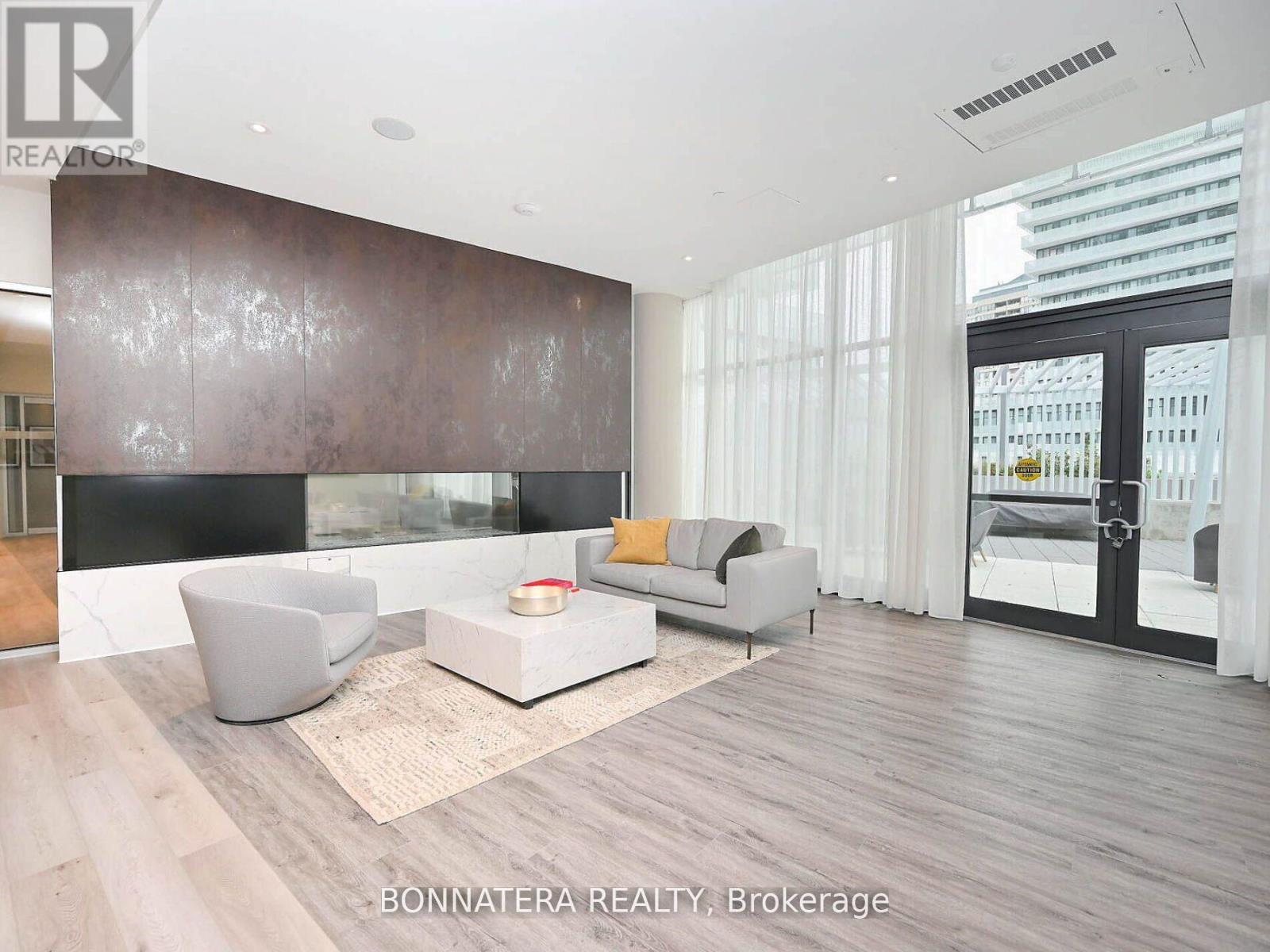 606 - 3900 Confederation Parkway, Mississauga, Ontario  L5B 0M3 - Photo 17 - W12827070