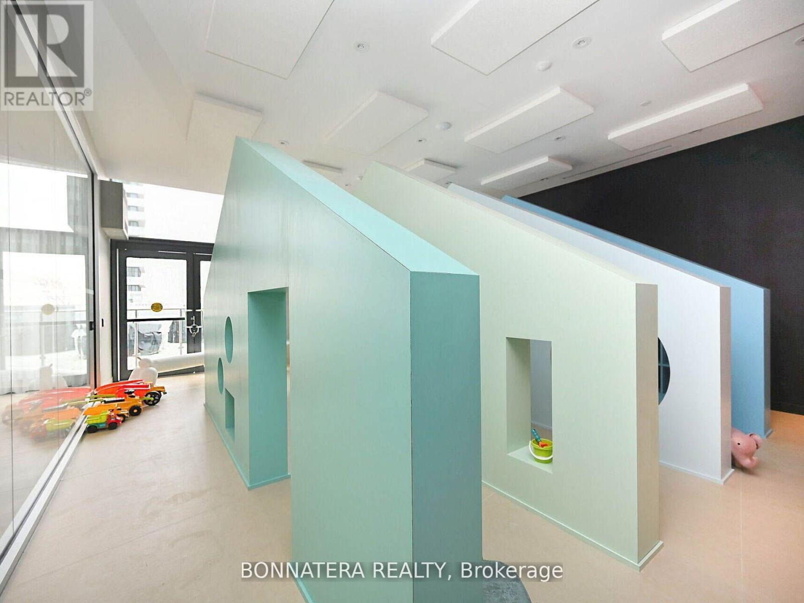 606 - 3900 Confederation Parkway, Mississauga, Ontario  L5B 0M3 - Photo 19 - W12827070