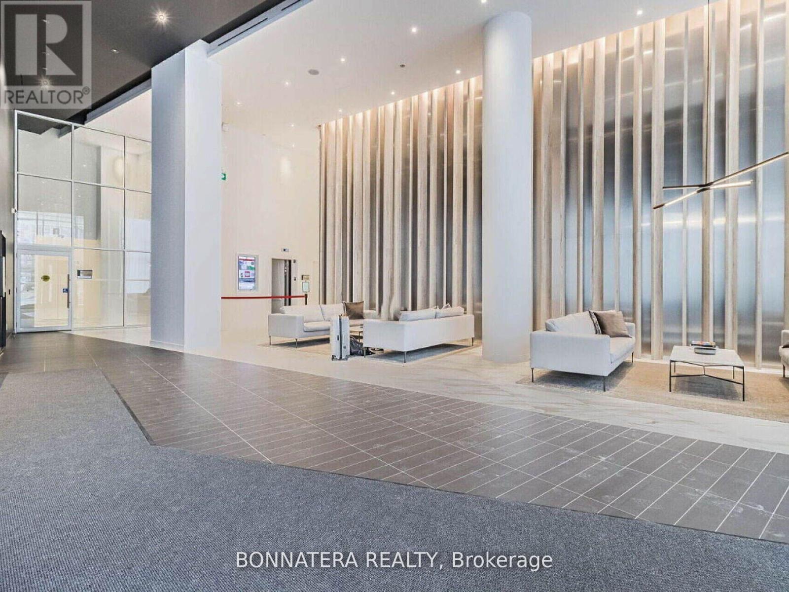 606 - 3900 Confederation Parkway, Mississauga, Ontario  L5B 0M3 - Photo 2 - W12827070