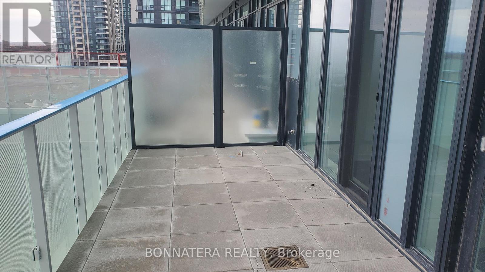 606 - 3900 Confederation Parkway, Mississauga, Ontario  L5B 0M3 - Photo 9 - W12827070