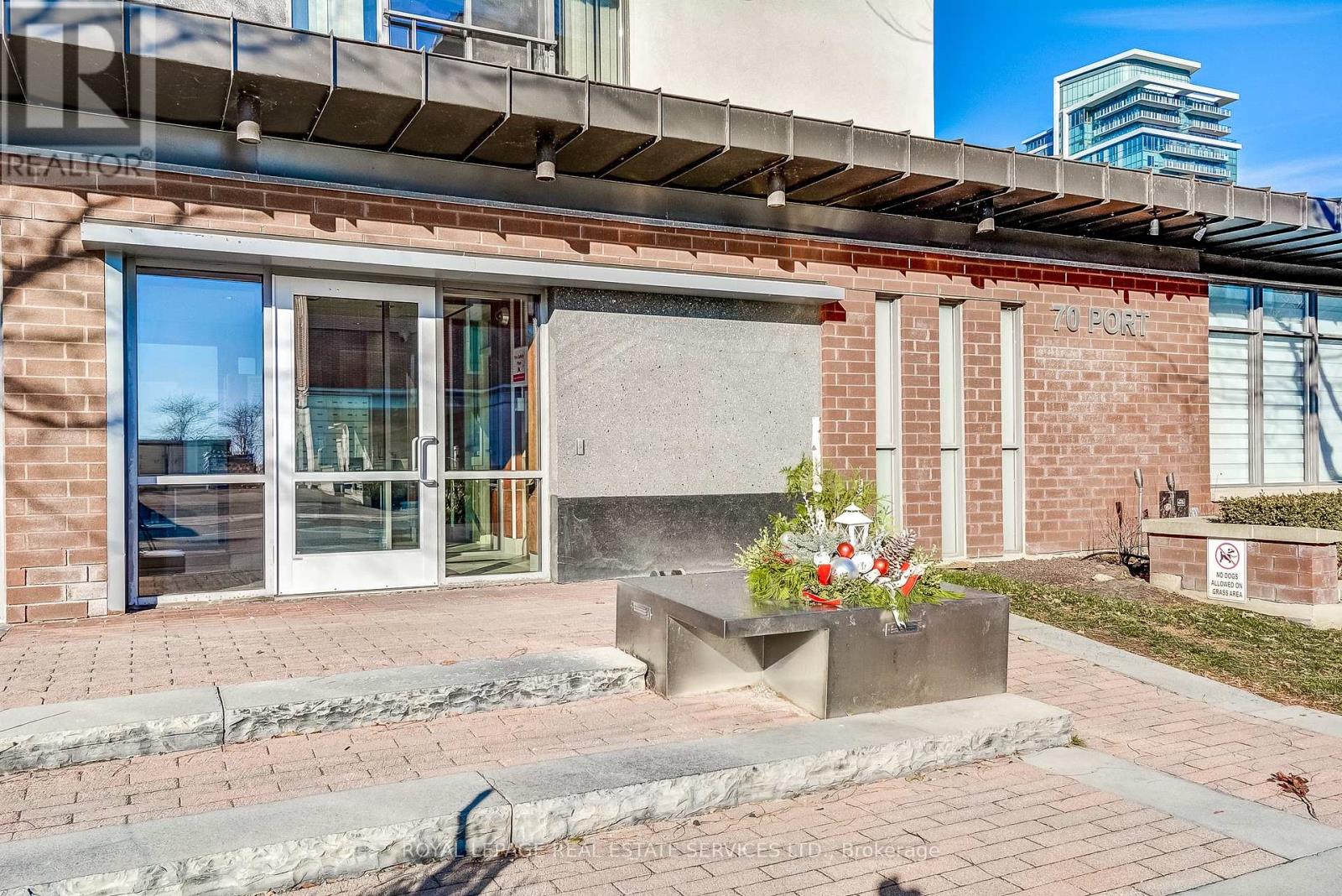 208 - 70 Port Street E, Mississauga, Ontario  L5G 4V8 - Photo 2 - W12827112