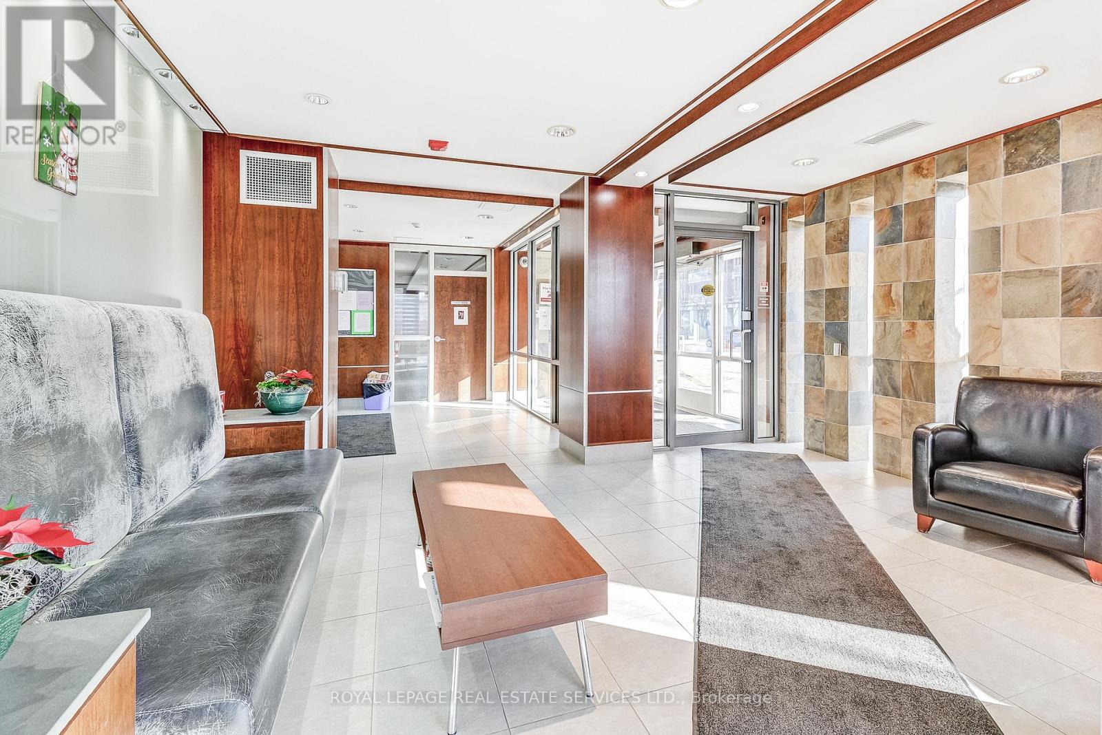 208 - 70 Port Street E, Mississauga, Ontario  L5G 4V8 - Photo 3 - W12827112