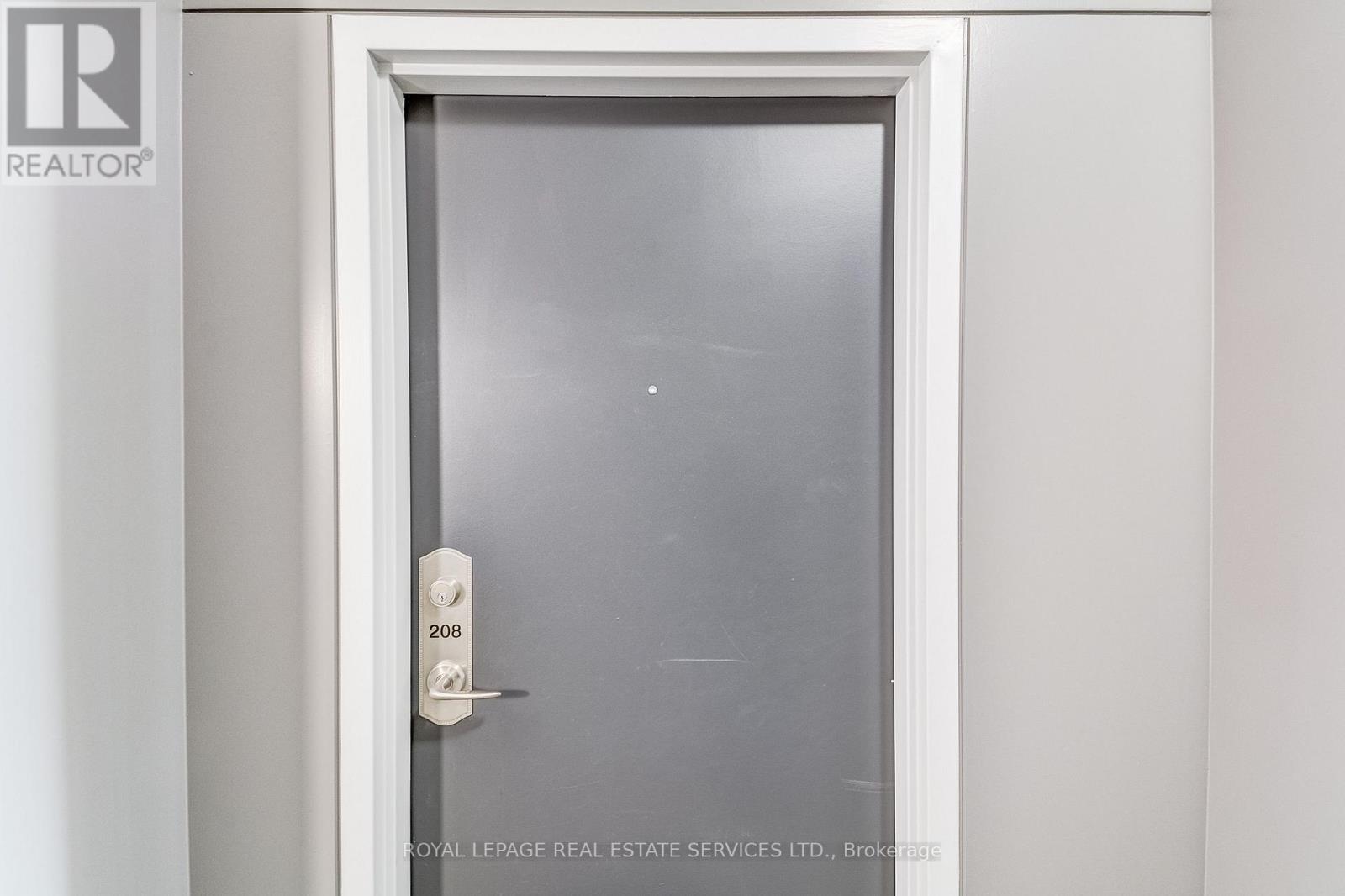 208 - 70 Port Street E, Mississauga, Ontario  L5G 4V8 - Photo 4 - W12827112