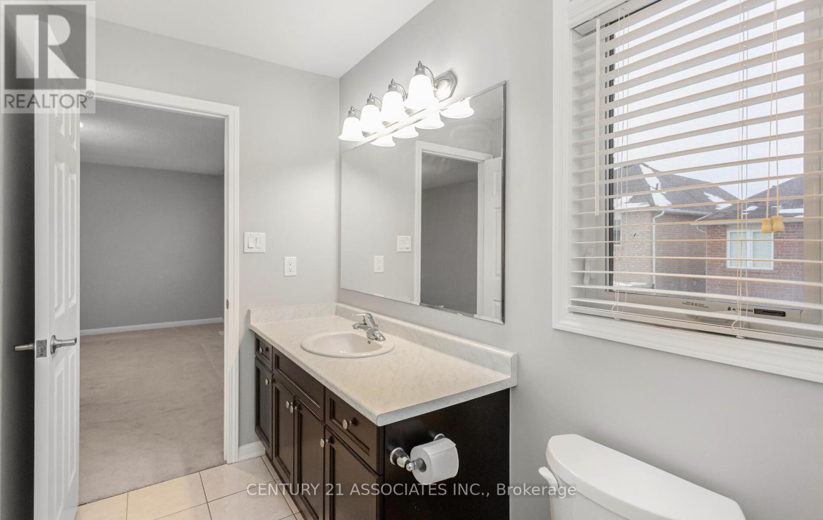 261 Gleave ( Upper Level) Terrace, Milton (Ha Harrison), Ontario  L9T 8N9 - Photo 30 - W12827136