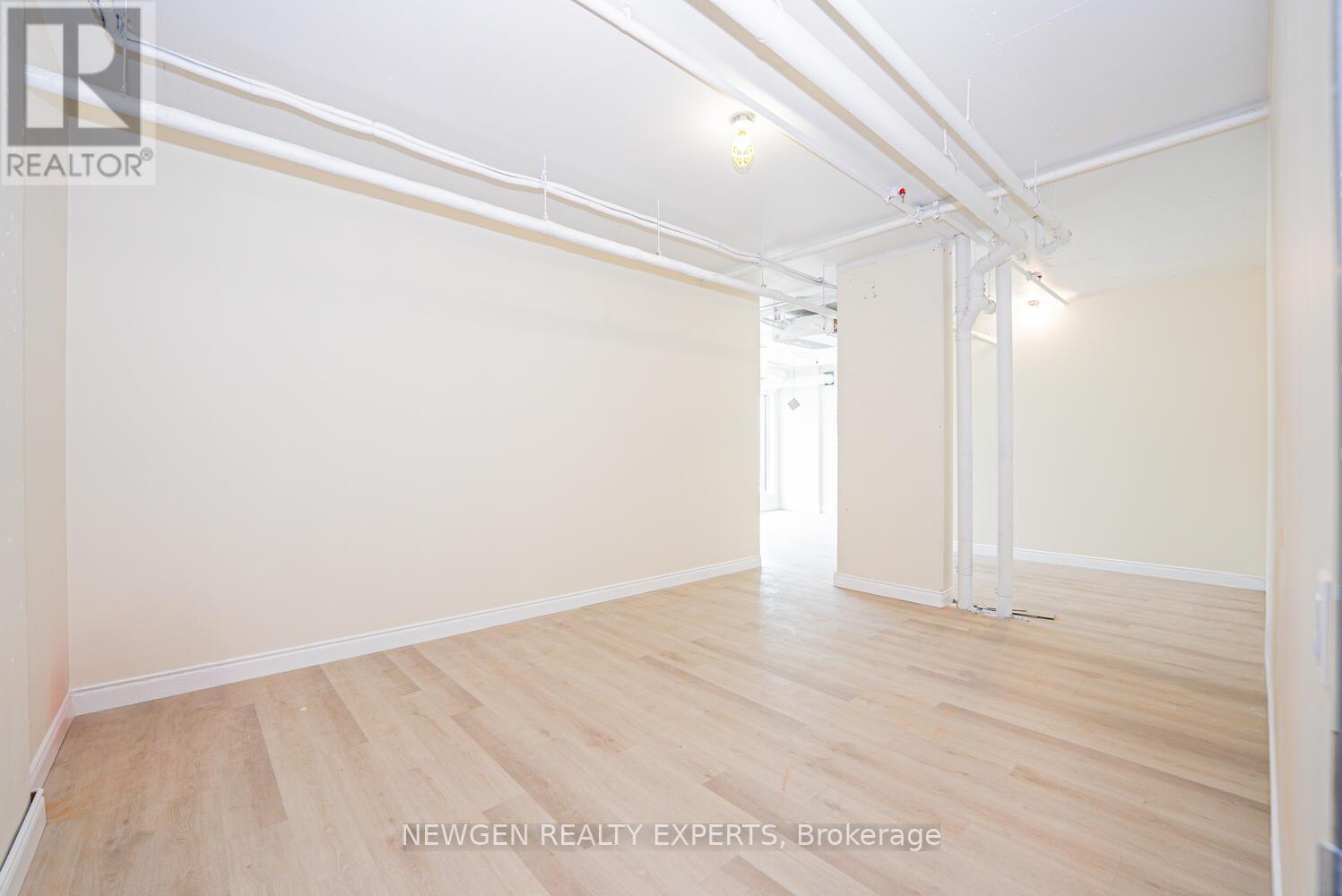 319 - 996 Martin Grove Road, Toronto (West Humber-Clairville), Ontario  M9W 4V8 - Photo 10 - W12827142