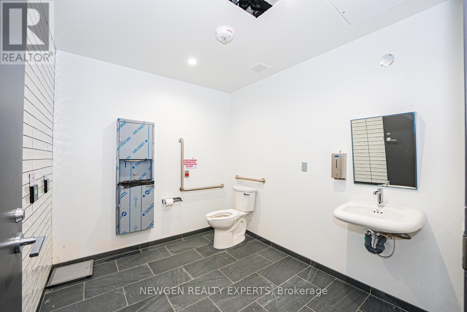 319 - 996 Martin Grove Road, Toronto (West Humber-Clairville), Ontario  M9W 4V8 - Photo 23 - W12827142