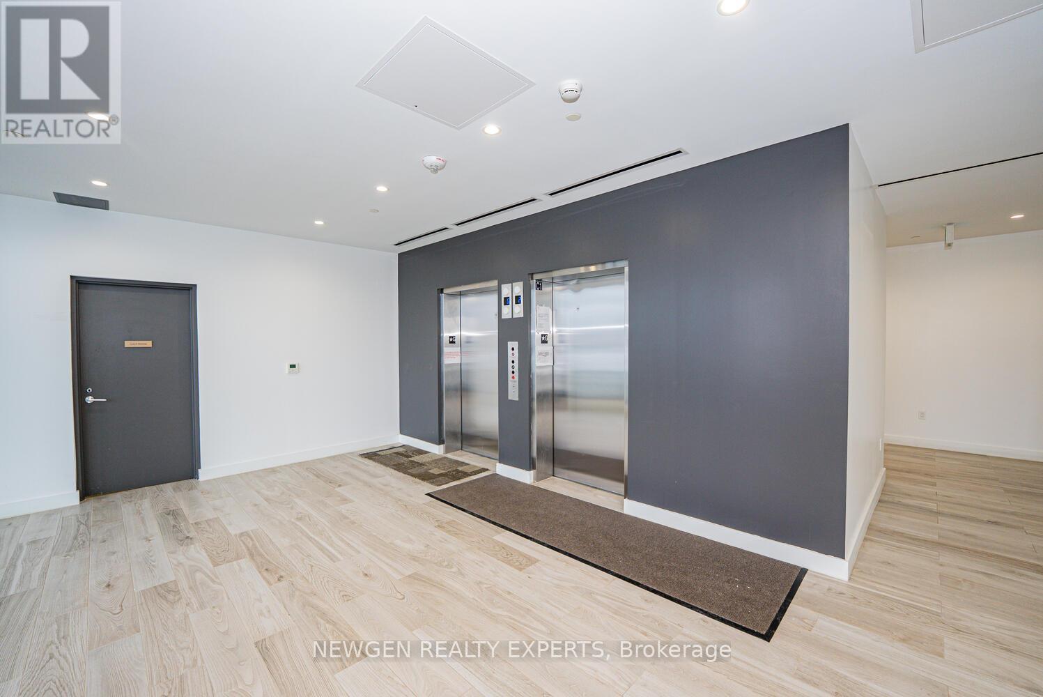 319 - 996 Martin Grove Road, Toronto (West Humber-Clairville), Ontario  M9W 4V8 - Photo 5 - W12827142