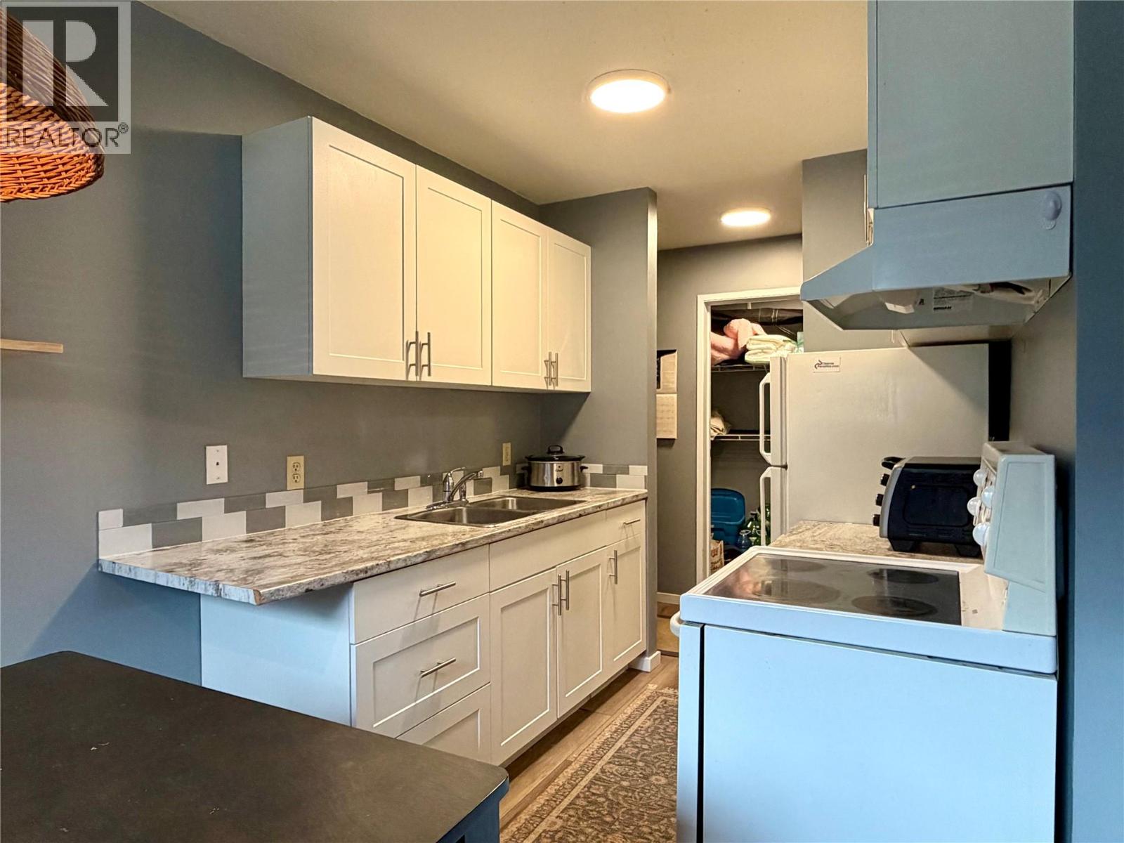 150 Skaha Place Unit# 111, Penticton, British Columbia  V2A 7K1 - Photo 7 - 10377172