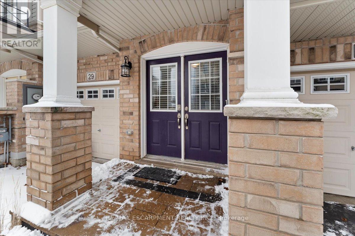 31 Mayland Street, Hamilton, Ontario  L8J 0G4 - Photo 2 - X12826938