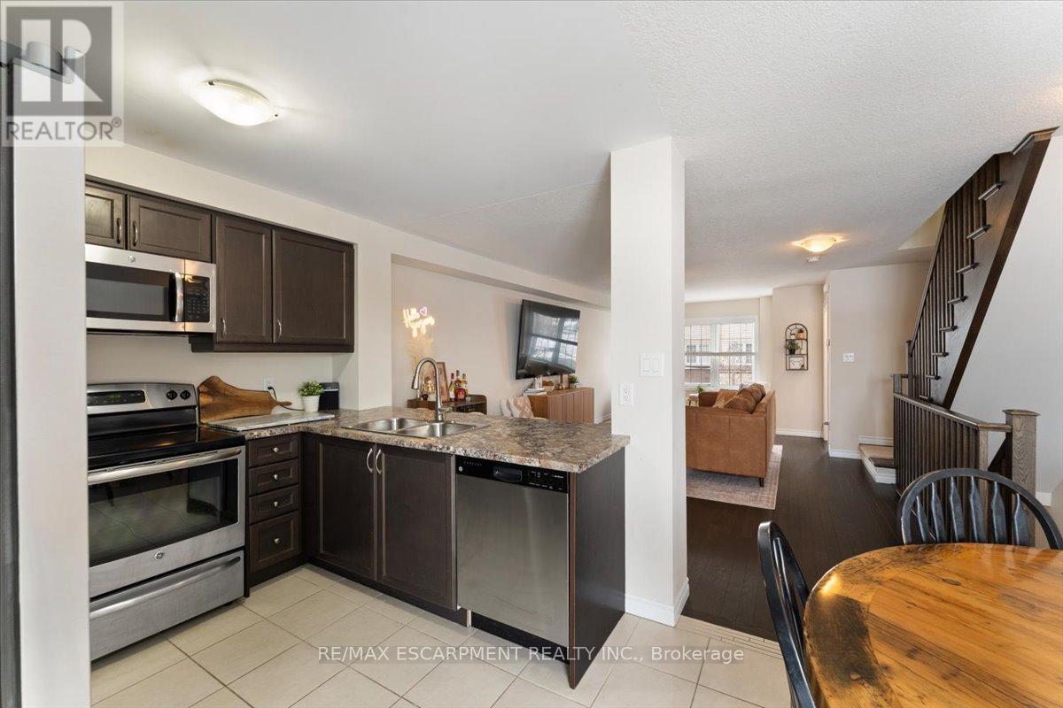 31 Mayland Street, Hamilton, Ontario  L8J 0G4 - Photo 9 - X12826938