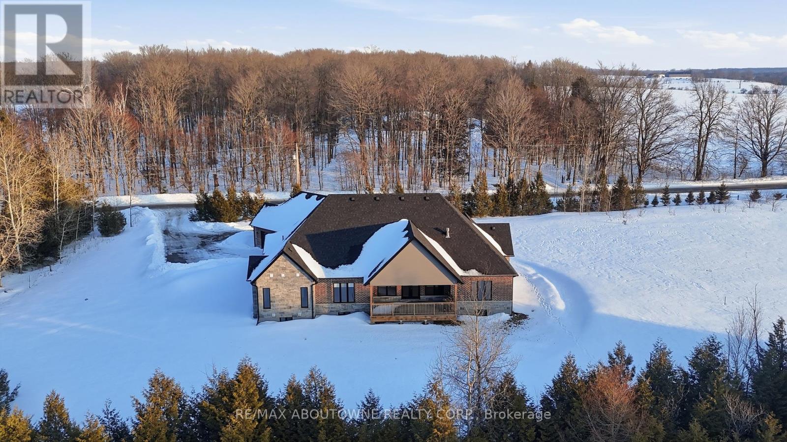 9042 Sideroad 10, Erin, Ontario  L7J 2L8 - Photo 2 - X12826974