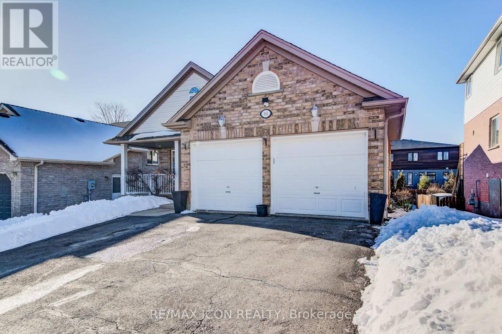 84 Endeavour Drive, Cambridge, Ontario  N3C 4C2 - Photo 2 - X12826978