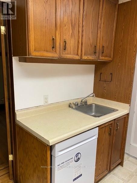 38 North Oval, Hamilton (Westdale), Ontario  L8S 3Y6 - Photo 4 - X12827002