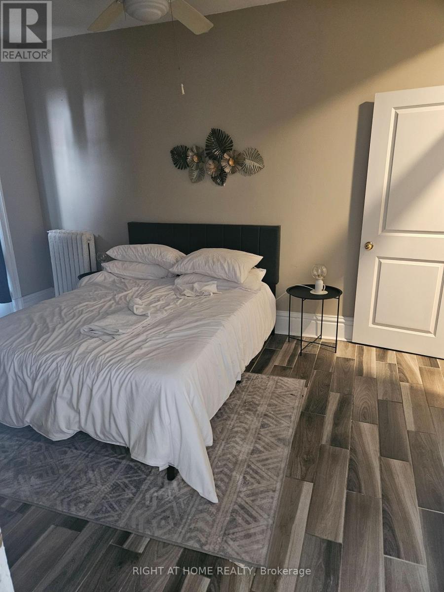 3 - 199 Catharine Street N, Hamilton (Beasley), Ontario  L8L 4S4 - Photo 4 - X12827004