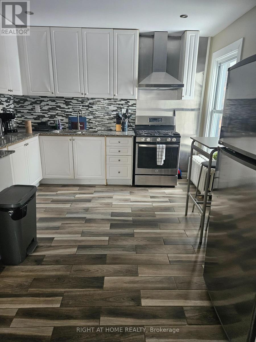 3 - 199 Catharine Street N, Hamilton (Beasley), Ontario  L8L 4S4 - Photo 5 - X12827004