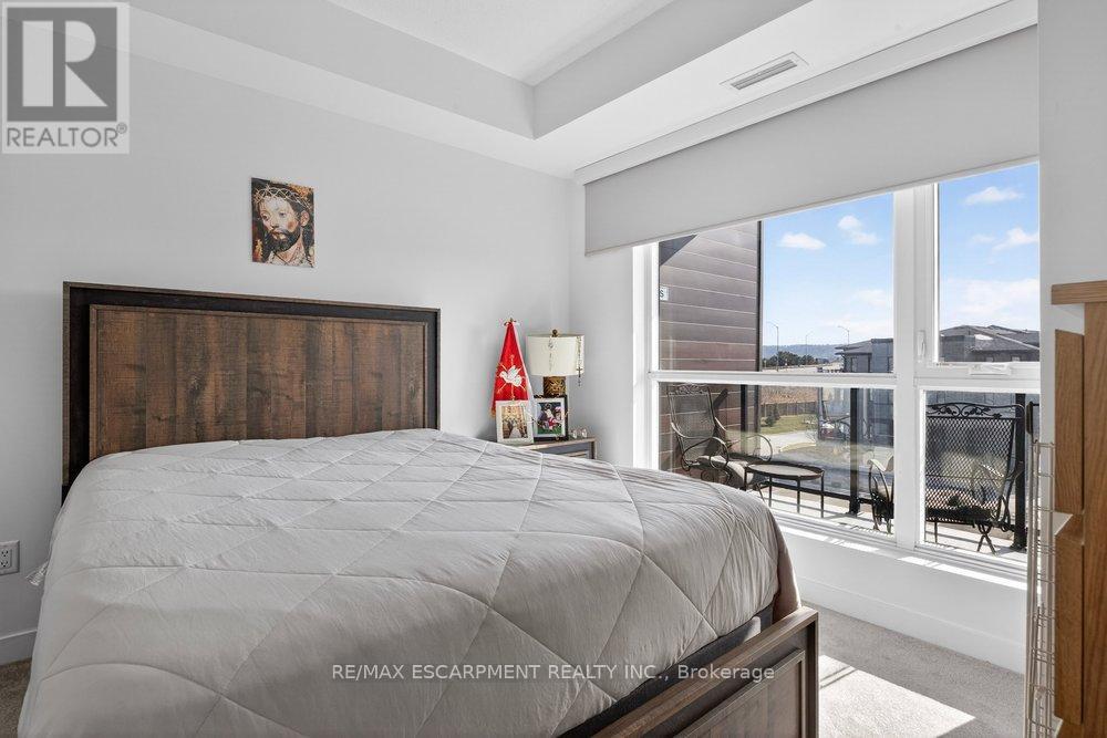 302 - 600 North Service Road, Hamilton (Lakeshore), Ontario  L8P 4A6 - Photo 6 - X12827022