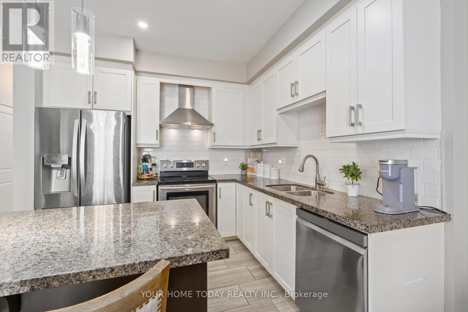 86 Pettitt Drive, Guelph, Ontario  N1E 0M2 - Photo 8 - X12827046