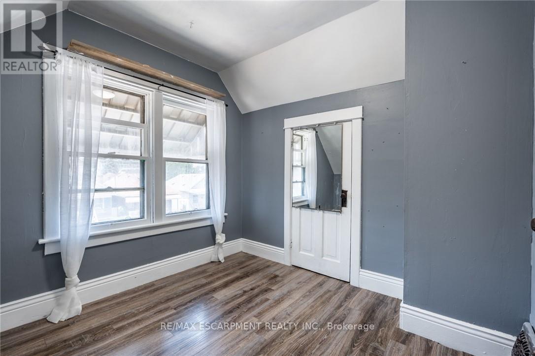 52 Connaught Avenue N, Hamilton, Ontario  L8L 6Y8 - Photo 15 - X12827060