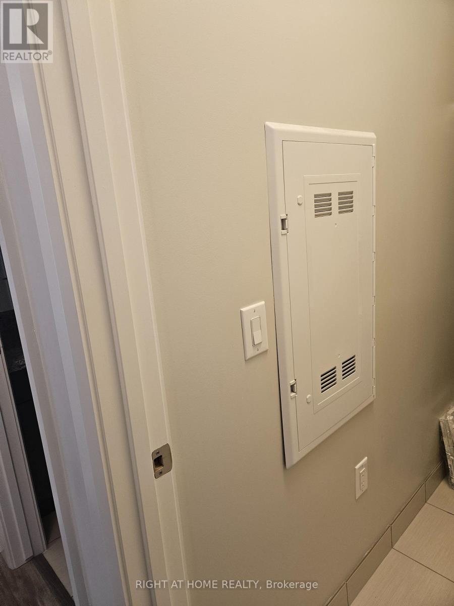 1021 - 118 King Street E, Hamilton (Beasley), Ontario  L8N 1A8 - Photo 14 - X12827082