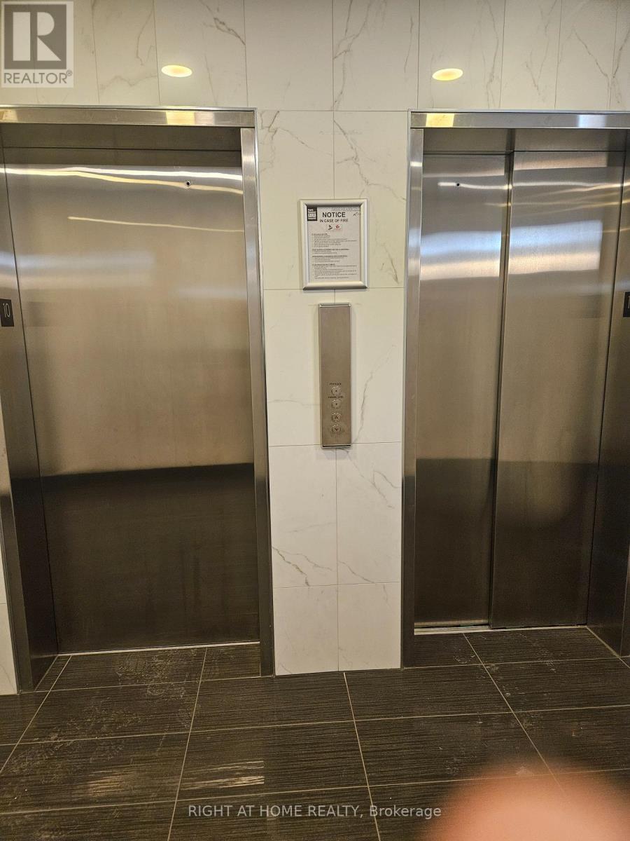 1021 - 118 King Street E, Hamilton (Beasley), Ontario  L8N 1A8 - Photo 21 - X12827082