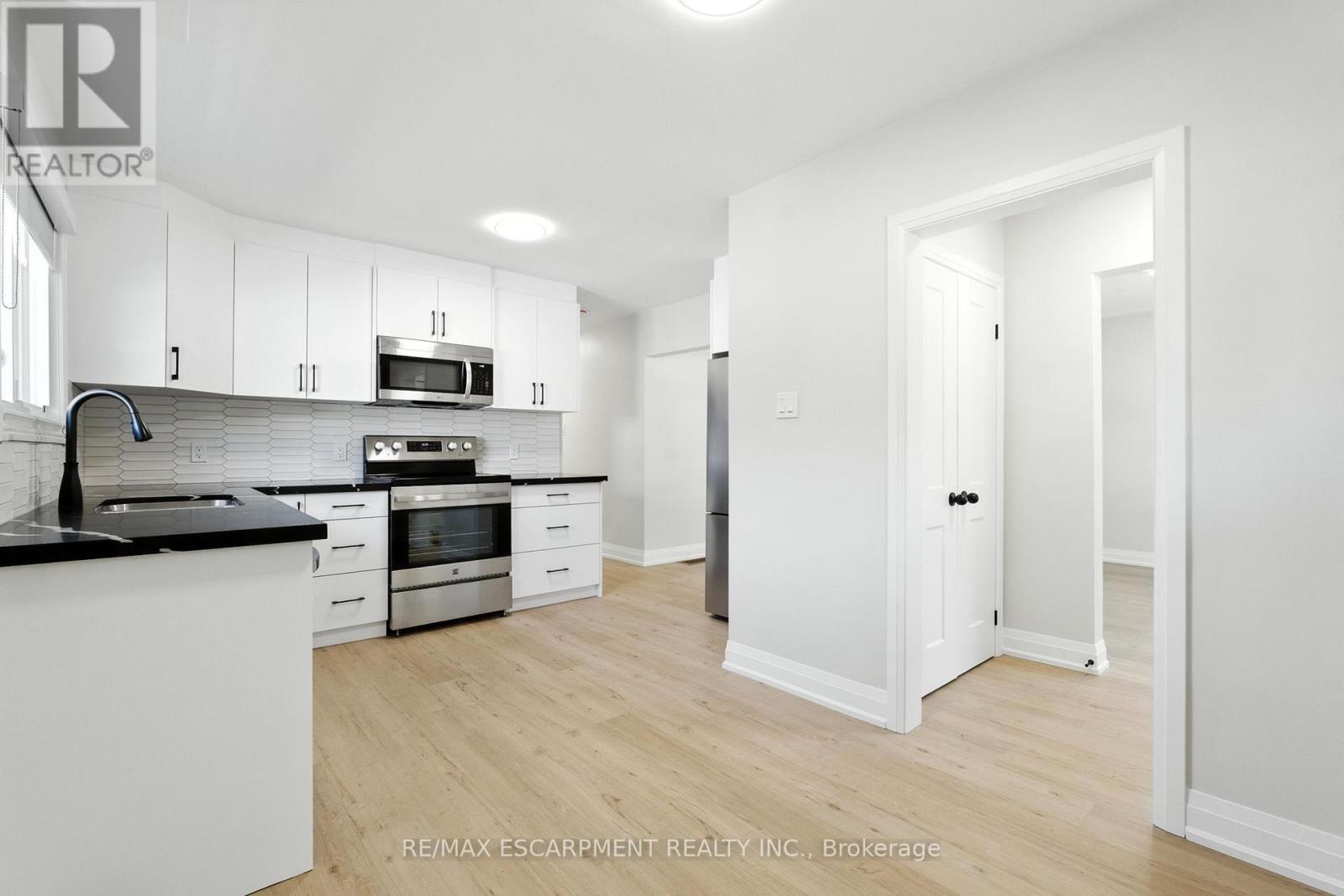 929 Upper Ottawa Street, Hamilton, Ontario  L8T 3V6 - Photo 4 - X12827096