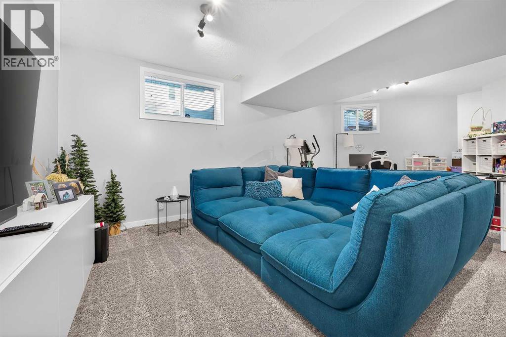 32 Prominence Park Sw, Calgary, Alberta  T3H 4K8 - Photo 29 - A2289088