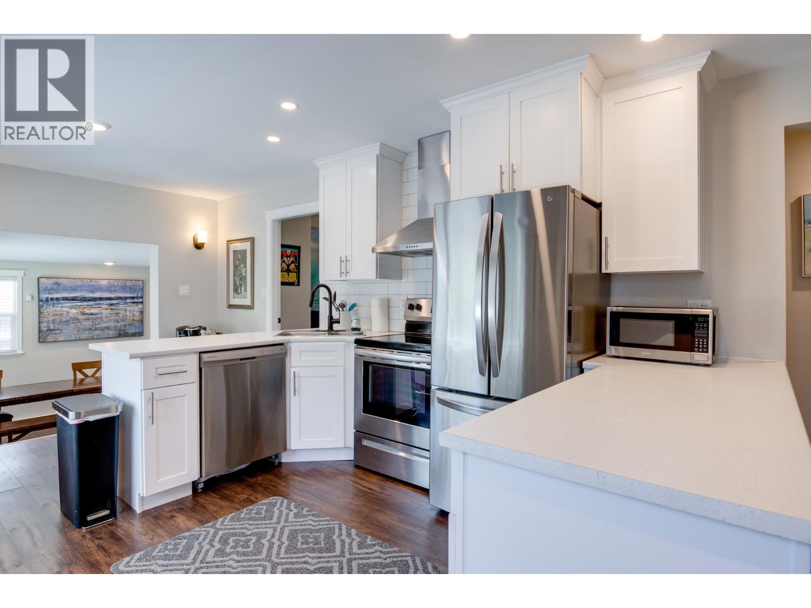 966 20th Avenue, Prince George, British Columbia  V2L 4A3 - Photo 2 - R3094150