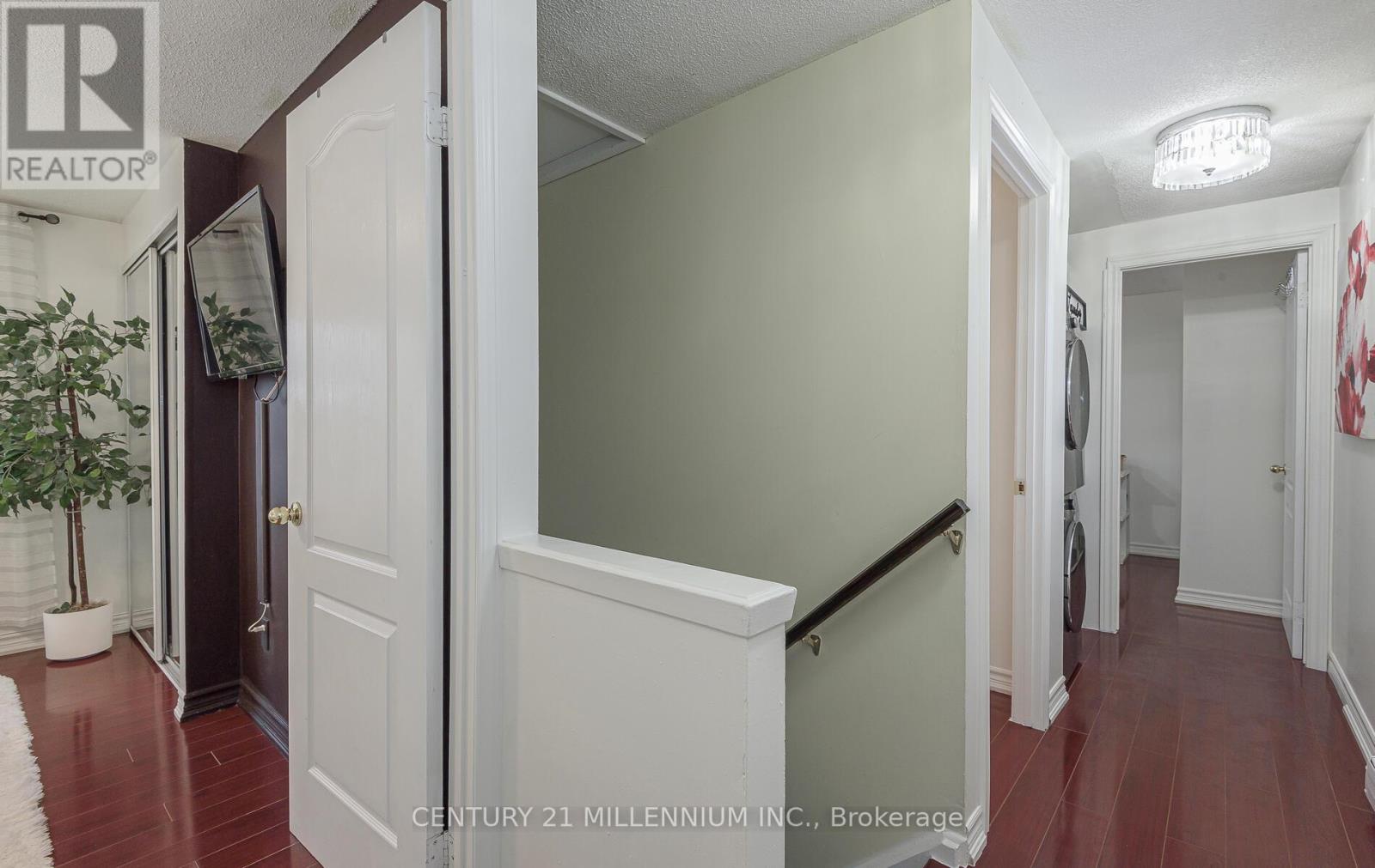 4 Heatherside Court, Brampton, Ontario  L6S 1N9 - Photo 15 - W12804026