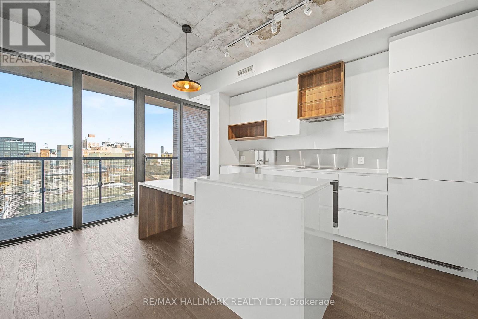 609 - 383 Sorauren Avenue, Toronto, Ontario  M6R 0A4 - Photo 2 - W12825608