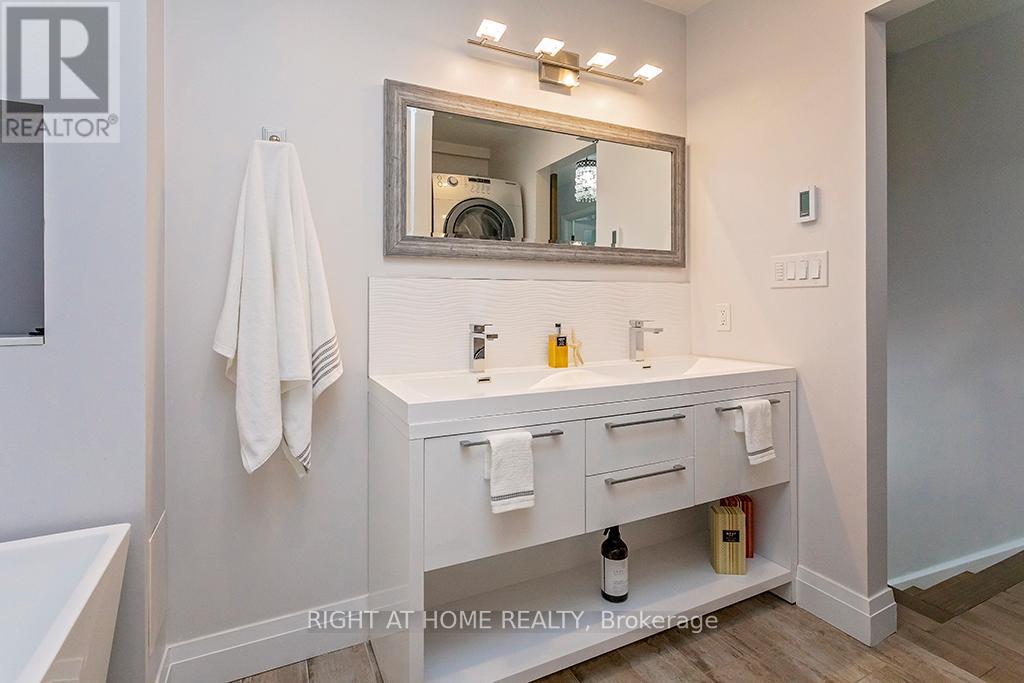 2814 Windjammer Road, Mississauga, Ontario  L5L 1T7 - Photo 17 - W12826670