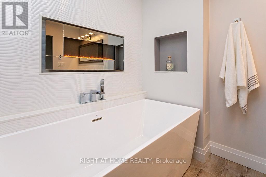 2814 Windjammer Road, Mississauga, Ontario  L5L 1T7 - Photo 20 - W12826670