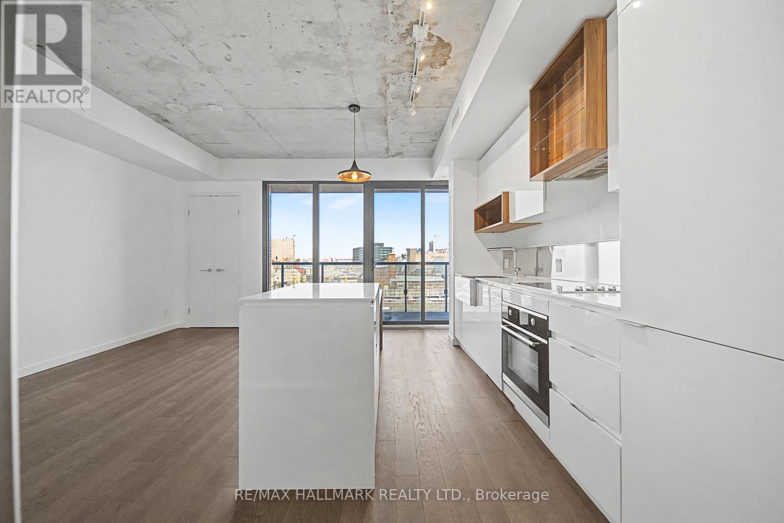 609 - 383 Sorauren Avenue, Toronto, Ontario  M6R 0A4 - Photo 4 - W12825608