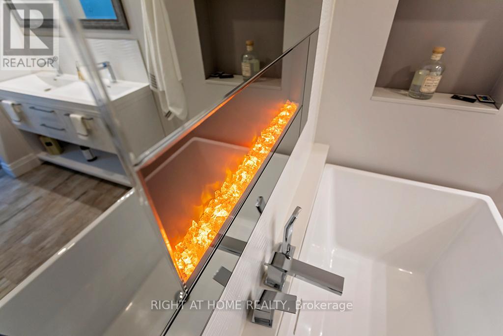 2814 Windjammer Road, Mississauga, Ontario  L5L 1T7 - Photo 21 - W12826670