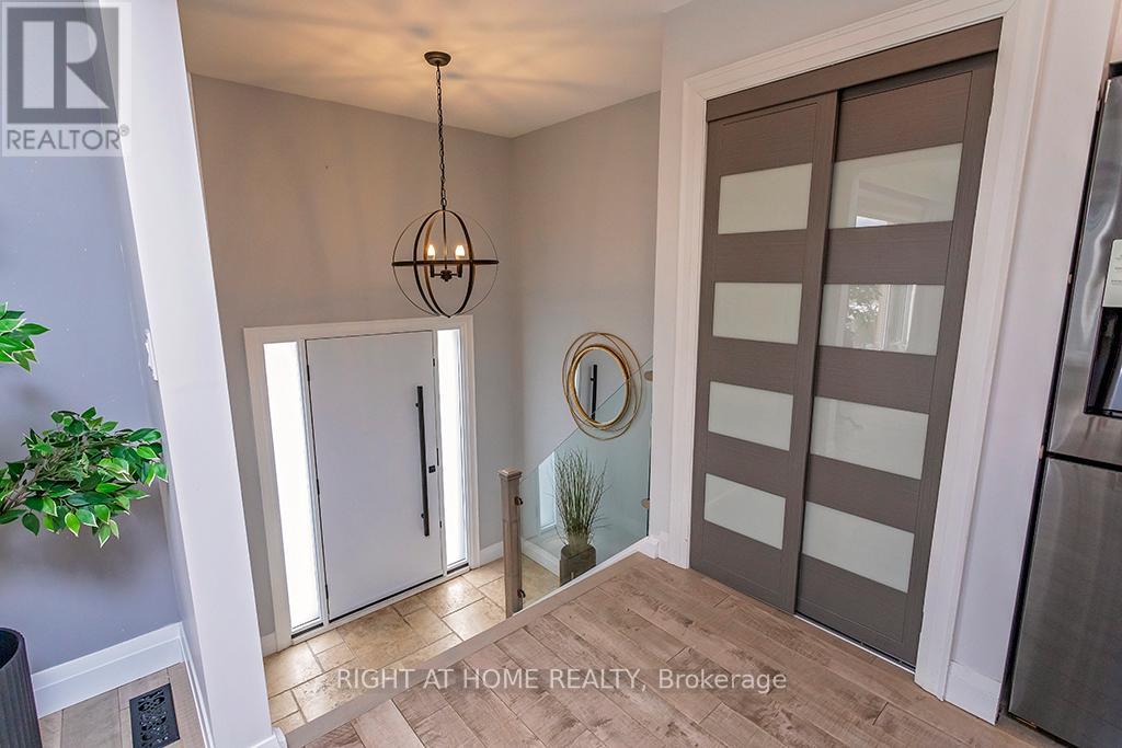 2814 Windjammer Road, Mississauga, Ontario  L5L 1T7 - Photo 5 - W12826670