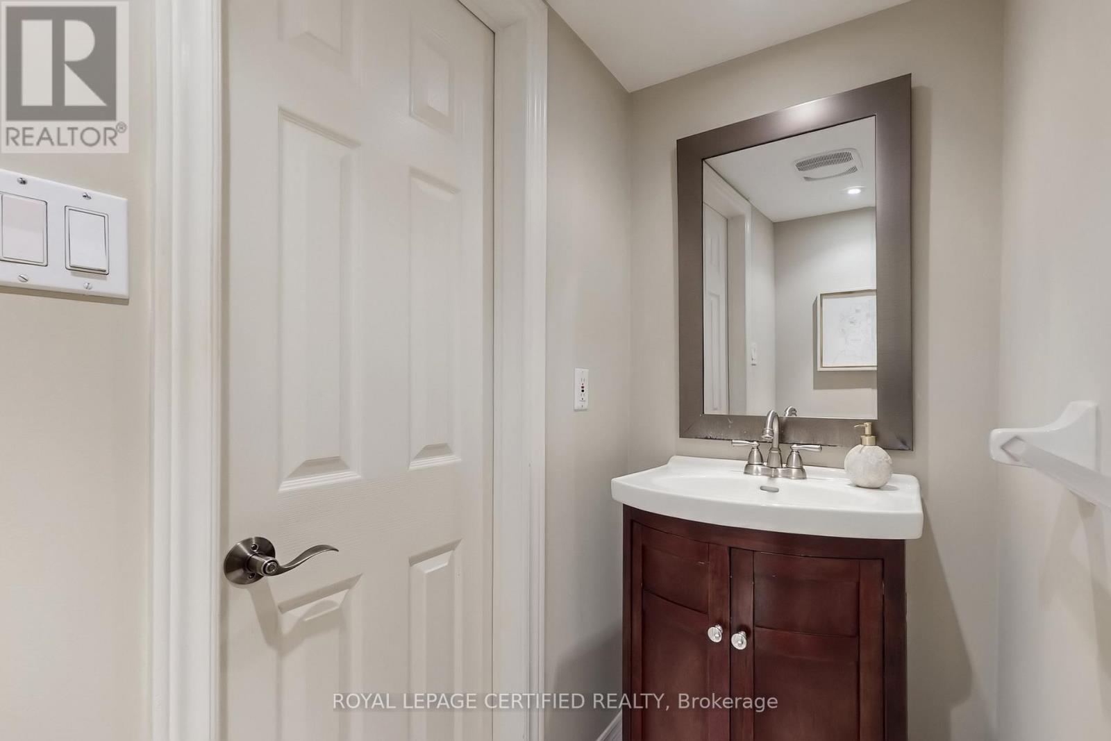 3898 Parkgate Drive, Mississauga, Ontario  L5N 7B4 - Photo 24 - W12826694